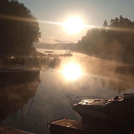 Jacht Elektryczny Bez Patentu Solina  Luaran gambar